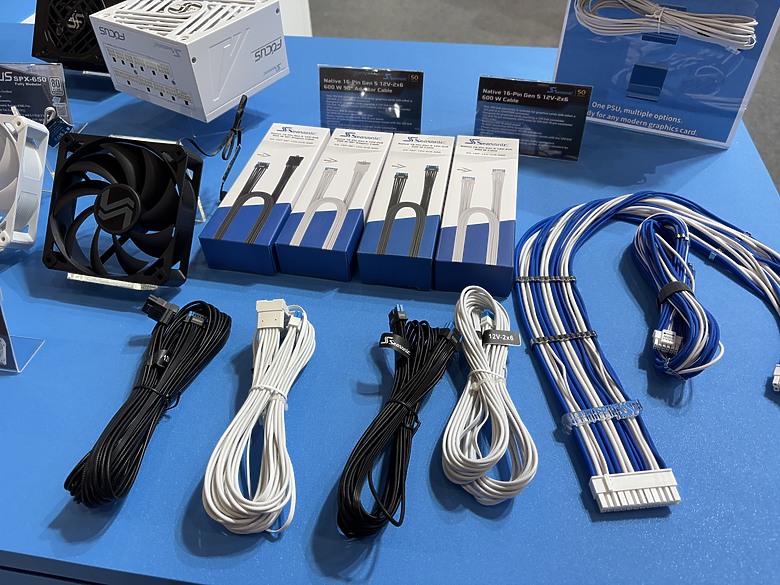 點我看大圖 杜甫遊記:Computex 2025(下)MONTECH/LianLi/darkFlash/Cougar/DeepCool/iRocks/TT/VK