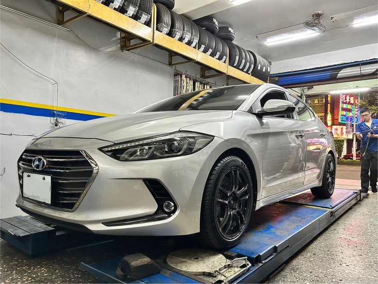 Hyundai Elantra 更換輪胎紀錄