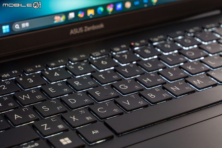 ASUS Zenbook 14 UM3406KA 體驗|以出色續航挑戰主流的輕薄 AI 筆電!