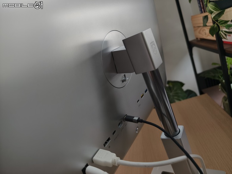 意外給到100W PD快充的 4K廣色域螢幕 PHPILIPS 27E2F7903