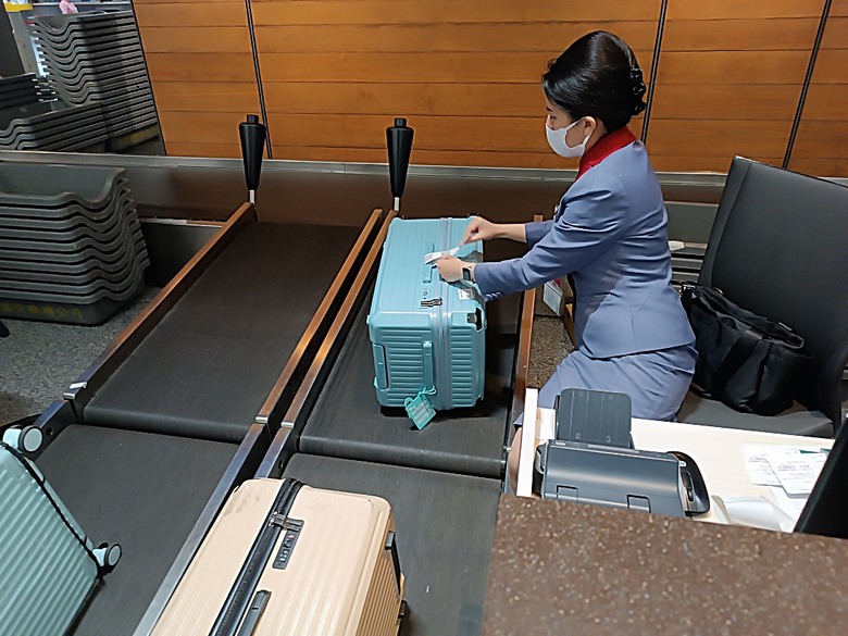 中越峴港自助旅行之景點簡述與交通攻略 — 華航CI787+CI790班機、峴港機場入出境、當地包車接送與Grab — 2025年越南峴港、會安、美山、順化、巴拿山太陽世界六日歷史文化及遊樂園之旅 — 「楔子」