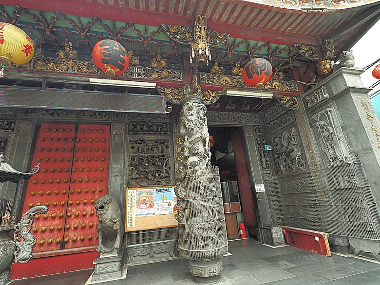 帶領探訪新莊故事 之 2025潮盛新莊活動 —《廟街：眾神連線》集章散策 與 《祭典中的ㄈㄨˊ碼》特展
