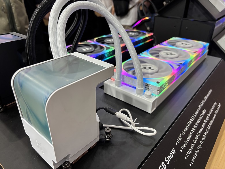 點我看大圖 杜甫遊記:Computex 2025(下)MONTECH/LianLi/darkFlash/Cougar/DeepCool/iRocks/TT/VK