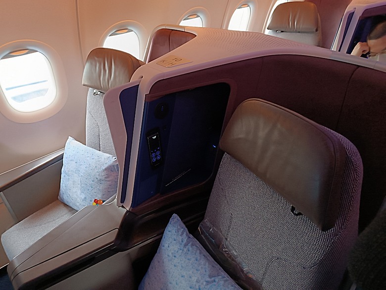 中越峴港自助旅行之景點簡述與交通攻略 — 華航CI787+CI790班機、峴港機場入出境、當地包車接送與Grab — 2025年越南峴港、會安、美山、順化、巴拿山太陽世界六日歷史文化及遊樂園之旅 — 「楔子」