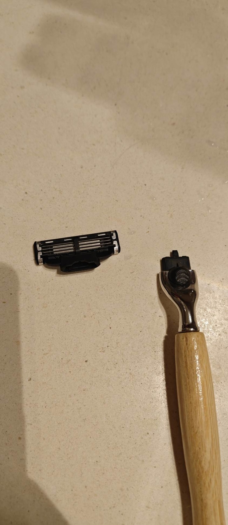 請問這是什麼牌子的刮鬍刀刀片？