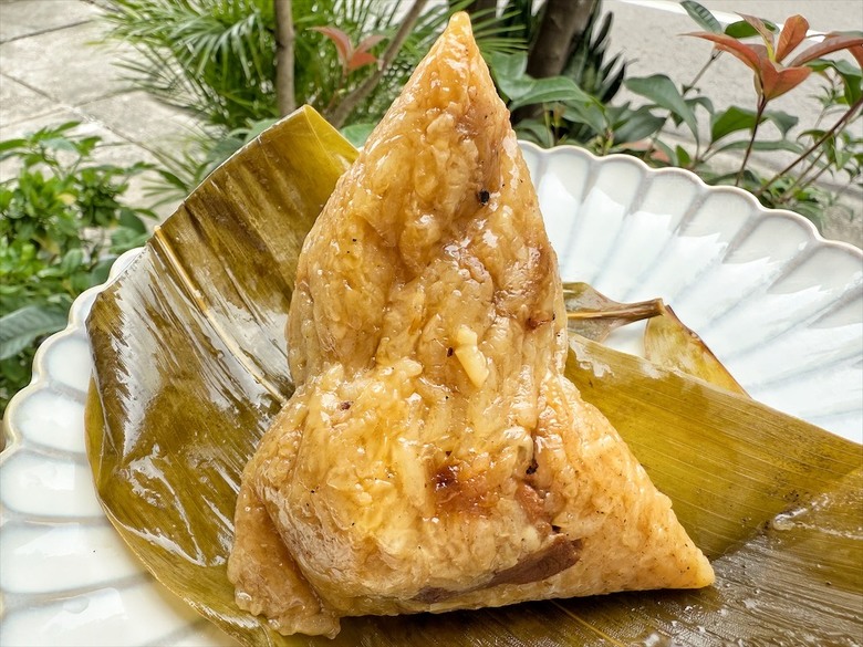 滿滿粽葉香的肉粽,每顆粽子獨立真空包裝設計,想吃多少拆多少,美味不變質