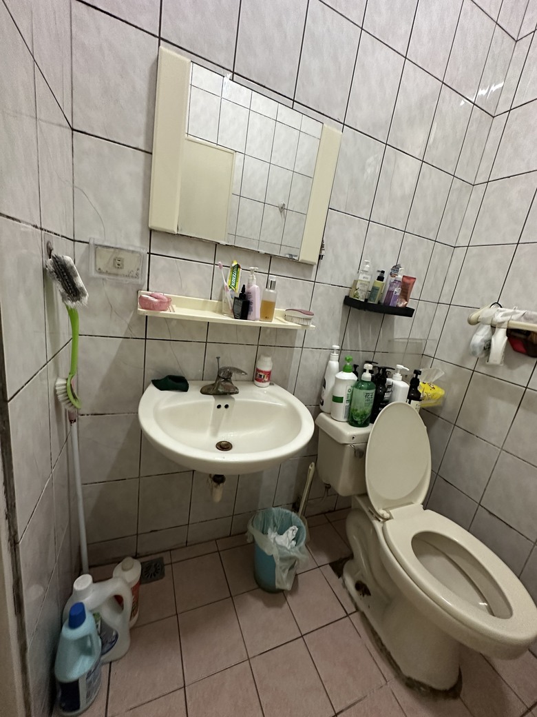 超小型浴室如何改造成乾濕分離，加裝隱形浴簾