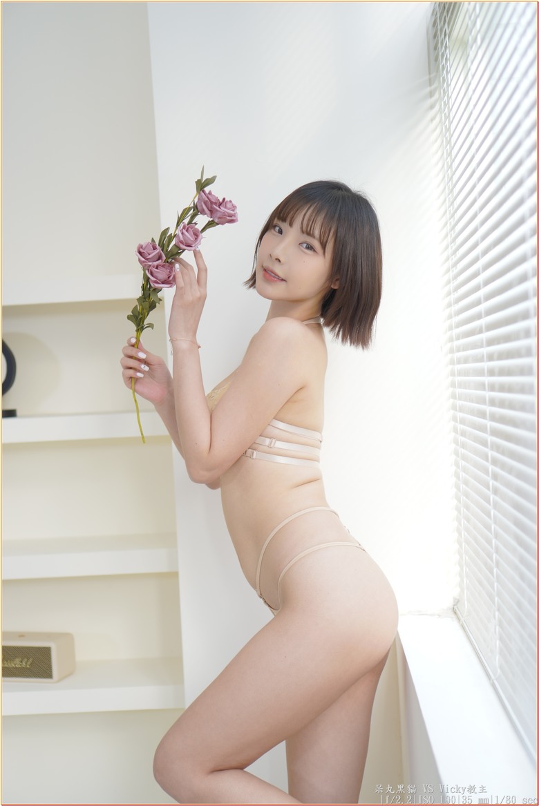 【 辣個 Vicky教主 】唯美棚拍教科書 ! 怪怪的貓爪入教儀式