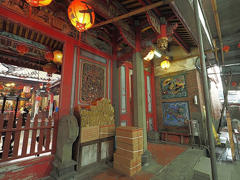 帶領探訪新莊故事 之 2025潮盛新莊活動 —《廟街：眾神連線》集章散策 與 《祭典中的ㄈㄨˊ碼》特展