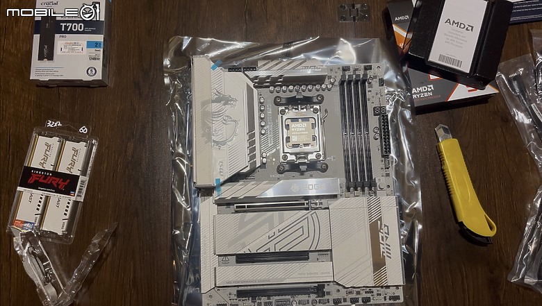 點我看大圖 微星MSI白色主題裝機小分享MPG X870E EDGE TI WIFI + MAG CORELIQUID E240 WHITE