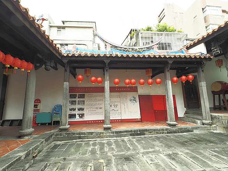 帶領探訪新莊故事 之 2025潮盛新莊活動 —《廟街：眾神連線》集章散策 與 《祭典中的ㄈㄨˊ碼》特展
