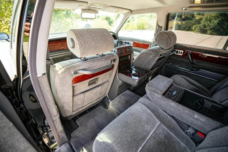 經典日系V12 豪華轎車Toyota Century 居然可以用Corolla二手車價入手?