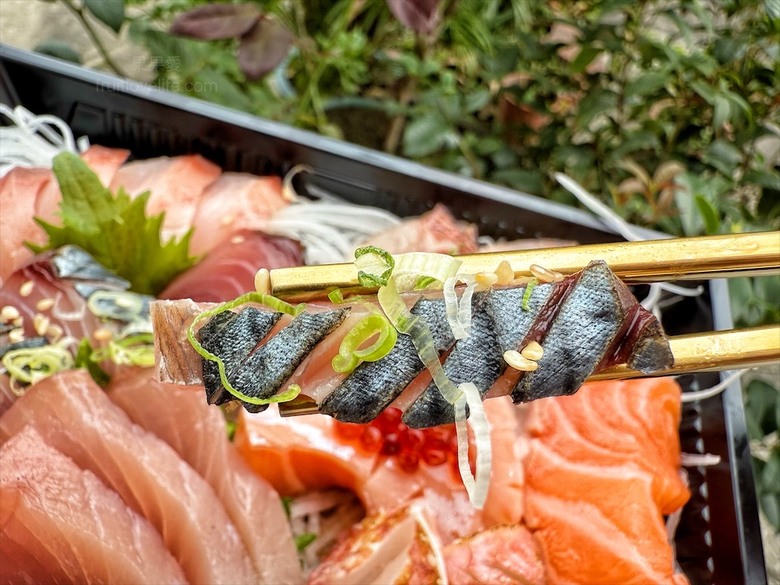 超隱密的生魚片,有許多特殊魚種的生魚片,新鮮、甘甜又超值