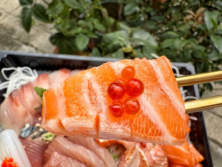 超隱密的生魚片,有許多特殊魚種的生魚片,新鮮、甘甜又超值