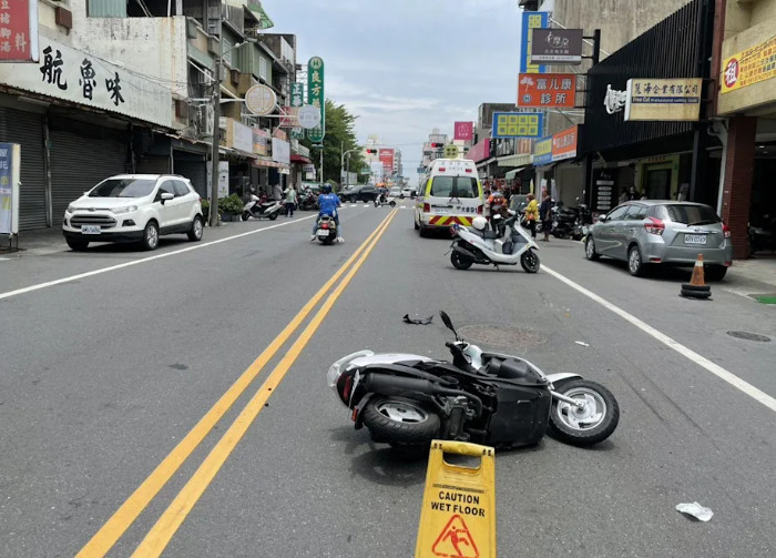 台南💢永康，男疑毒駕🚘🚘連撞7車🚗行人釀2傷