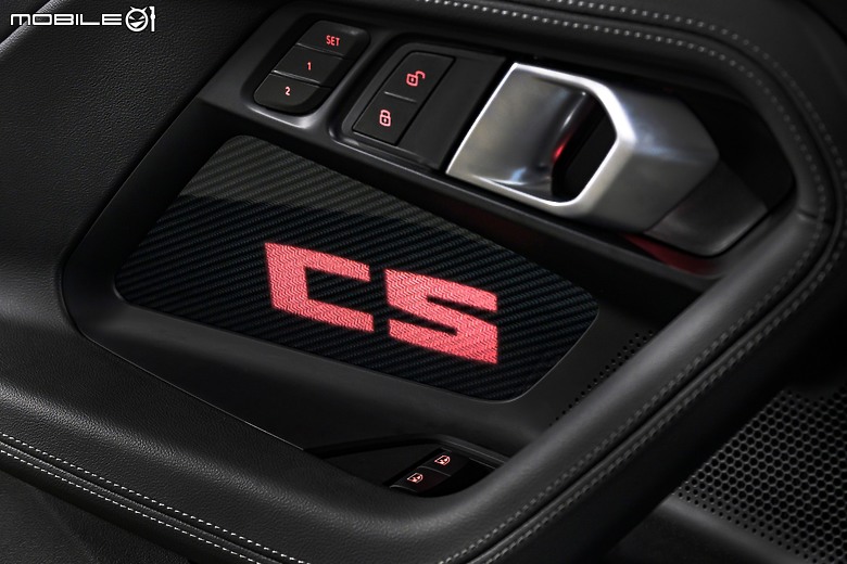 【海外新訊】BMW M2 CS 正式亮相,裡外全面強化戰力更極致!