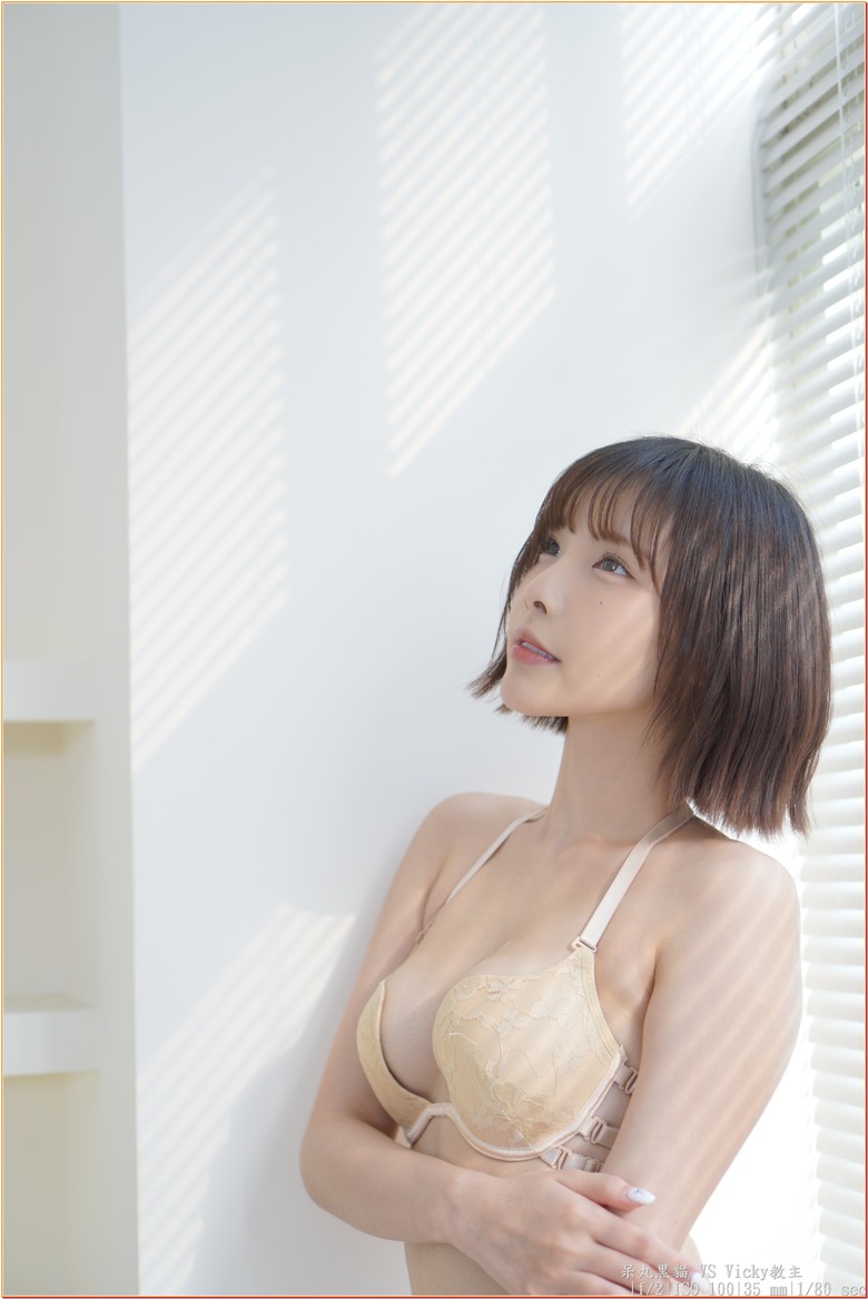 【 辣個 Vicky教主 】唯美棚拍教科書 ! 怪怪的貓爪入教儀式