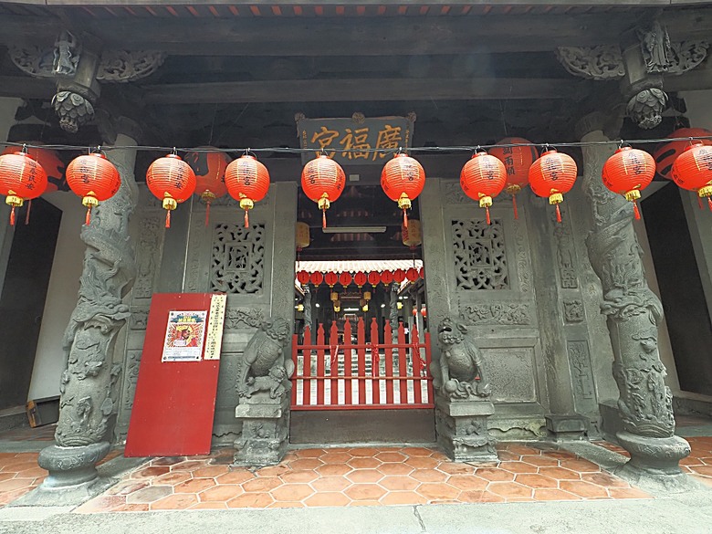 帶領探訪新莊故事 之 2025潮盛新莊活動 —《廟街：眾神連線》集章散策 與 《祭典中的ㄈㄨˊ碼》特展