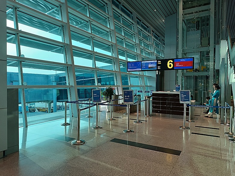 中越峴港自助旅行之景點簡述與交通攻略 — 華航CI787+CI790班機、峴港機場入出境、當地包車接送與Grab — 2025年越南峴港、會安、美山、順化、巴拿山太陽世界六日歷史文化及遊樂園之旅 — 「楔子」