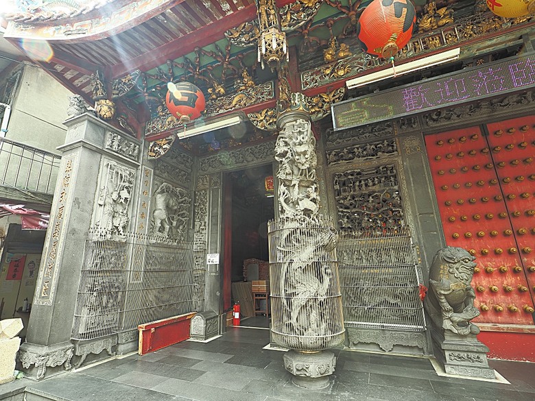 帶領探訪新莊故事 之 2025潮盛新莊活動 —《廟街：眾神連線》集章散策 與 《祭典中的ㄈㄨˊ碼》特展