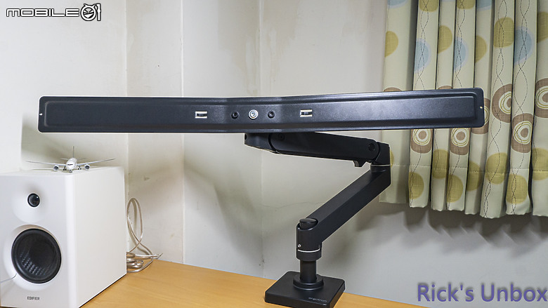 點我看大圖 【開箱】螢幕支架界的愛馬仕 | ERGOTRON LX PRO DESK DUAL DIRECT ARM ft. MPG 271QRX QD-OLED