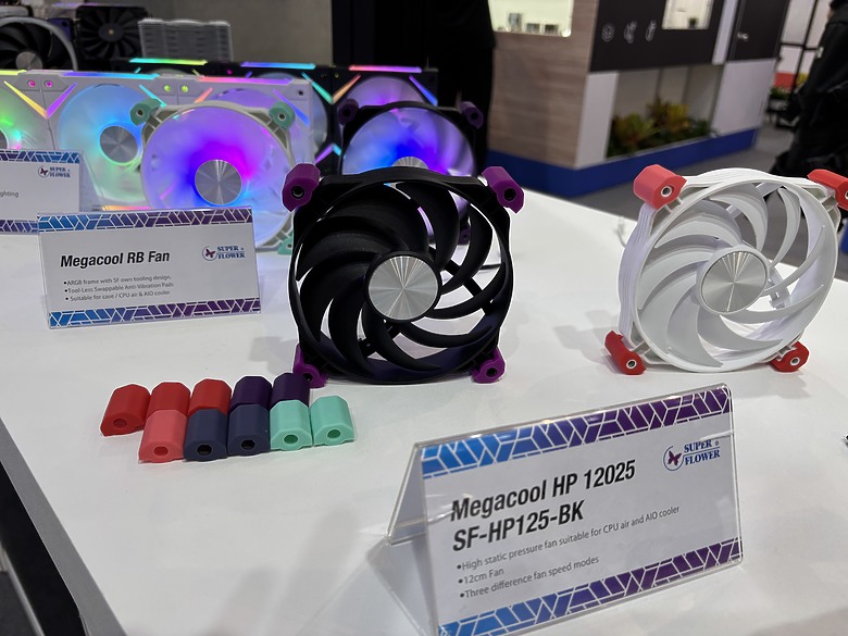 點我看大圖 杜甫遊記:Computex 2025(下)MONTECH/LianLi/darkFlash/Cougar/DeepCool/iRocks/TT/VK