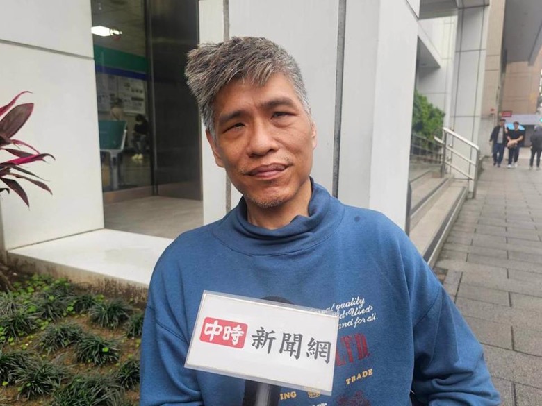 分離45年痛一輩子！連體嬰忠義病痛纏身惹鼻酸，我們一起來幫助他。忠義水餃