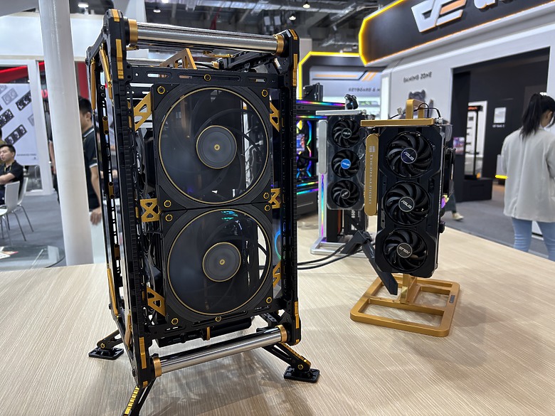 點我看大圖 杜甫遊記:Computex 2025(下)MONTECH/LianLi/darkFlash/Cougar/DeepCool/iRocks/TT/VK