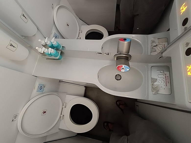 中越峴港自助旅行之景點簡述與交通攻略 — 華航CI787+CI790班機、峴港機場入出境、當地包車接送與Grab — 2025年越南峴港、會安、美山、順化、巴拿山太陽世界六日歷史文化及遊樂園之旅 — 「楔子」