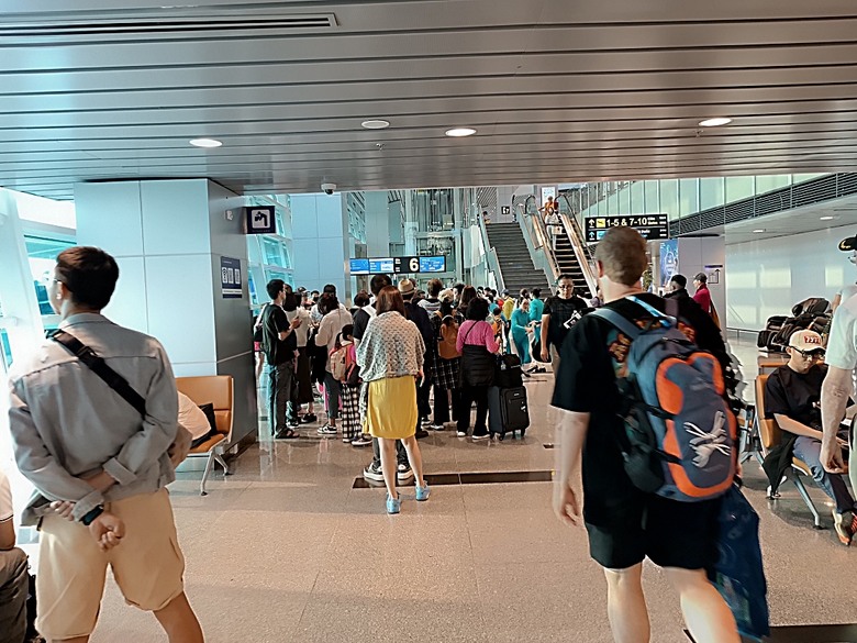 中越峴港自助旅行之景點簡述與交通攻略 — 華航CI787+CI790班機、峴港機場入出境、當地包車接送與Grab — 2025年越南峴港、會安、美山、順化、巴拿山太陽世界六日歷史文化及遊樂園之旅 — 「楔子」