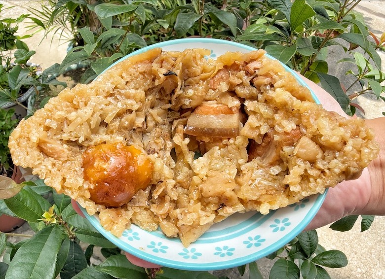 滿滿粽葉香的肉粽,每顆粽子獨立真空包裝設計,想吃多少拆多少,美味不變質