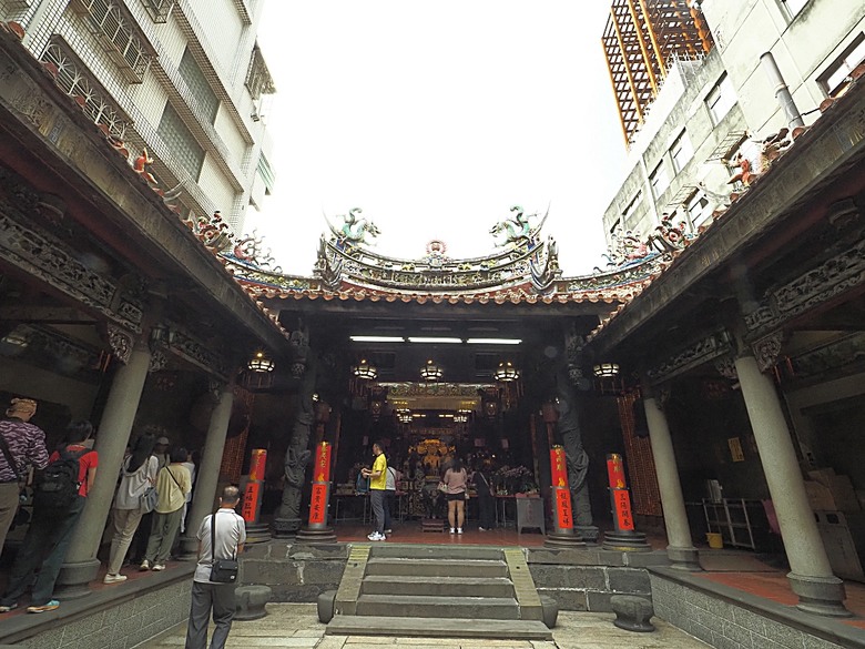 帶領探訪新莊故事 之 2025潮盛新莊活動 —《廟街:眾神連線》集章散策 與 《祭典中的ㄈㄨˊ碼》特展
