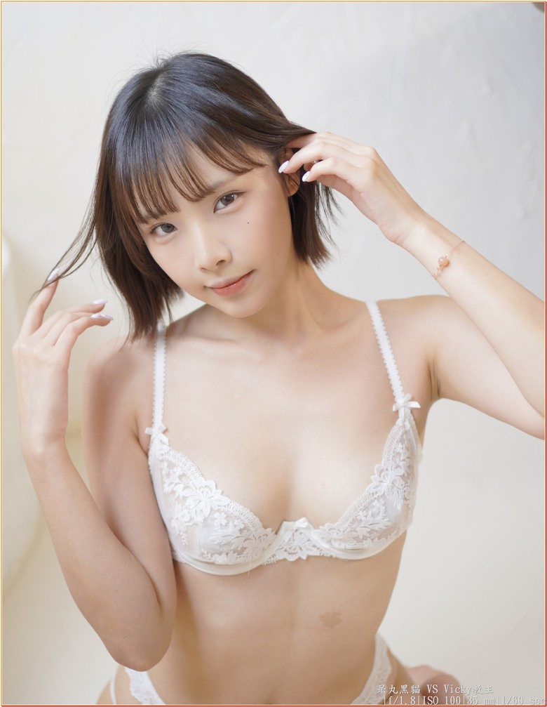 【 辣個 Vicky教主 】唯美棚拍教科書 ! 怪怪的貓爪入教儀式