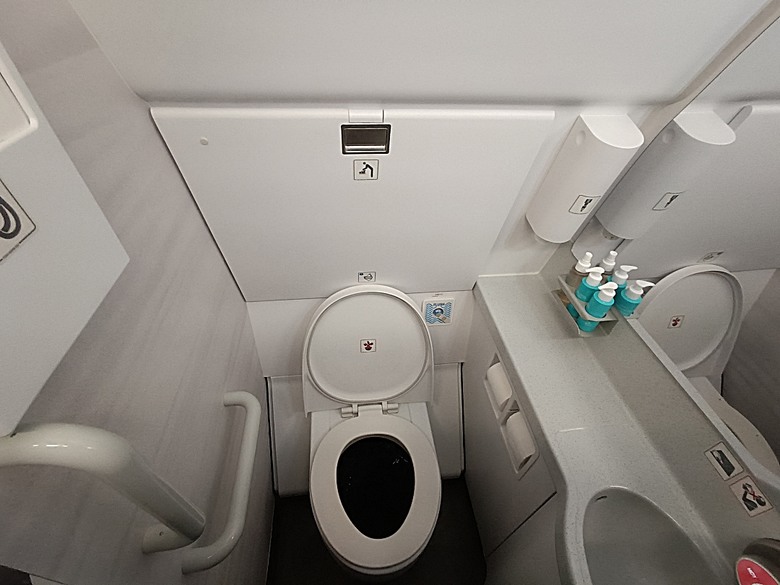 中越峴港自助旅行之景點簡述與交通攻略 — 華航CI787+CI790班機、峴港機場入出境、當地包車接送與Grab — 2025年越南峴港、會安、美山、順化、巴拿山太陽世界六日歷史文化及遊樂園之旅 — 「楔子」