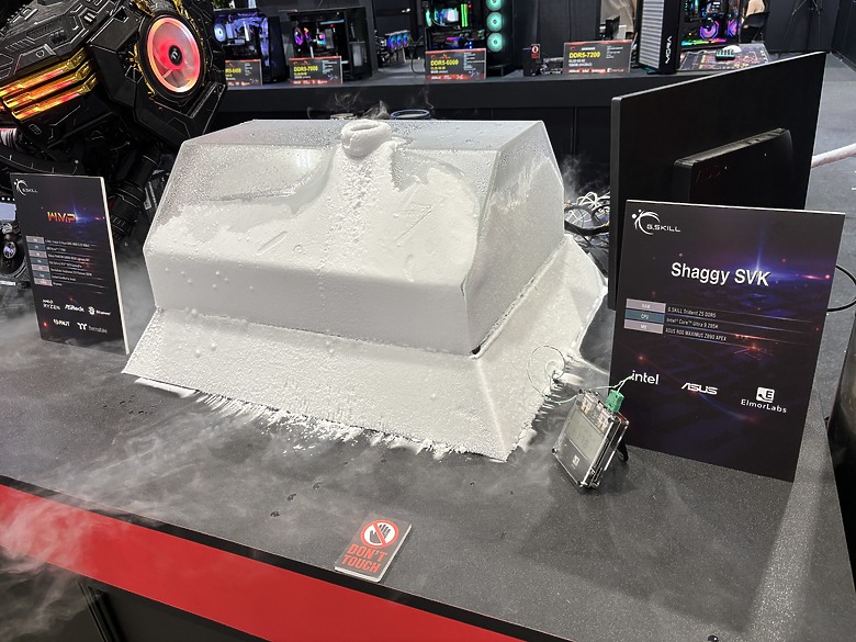 點我看大圖 杜甫遊記:Computex 2025(下)MONTECH/LianLi/darkFlash/Cougar/DeepCool/iRocks/TT/VK