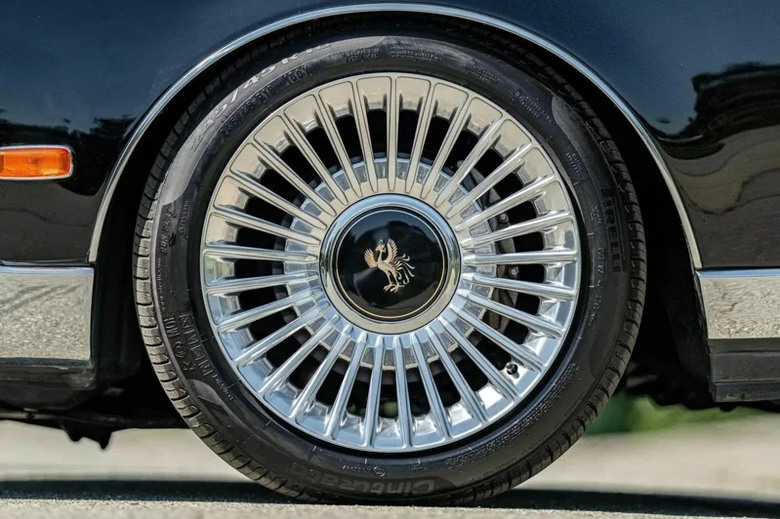 經典日系V12 豪華轎車Toyota Century 居然可以用Corolla二手車價入手?