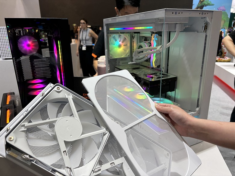 點我看大圖 杜甫遊記:Computex 2025(下)MONTECH/LianLi/darkFlash/Cougar/DeepCool/iRocks/TT/VK