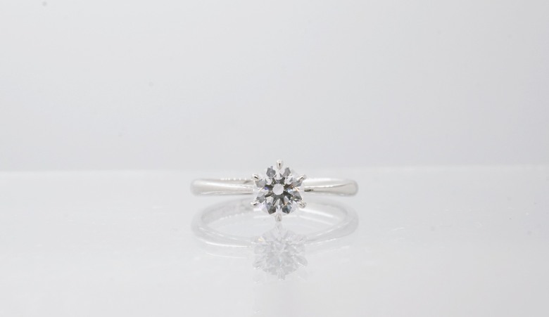 #婚戒 找到命定鑽戒的那一刻,就決定是它了💍
