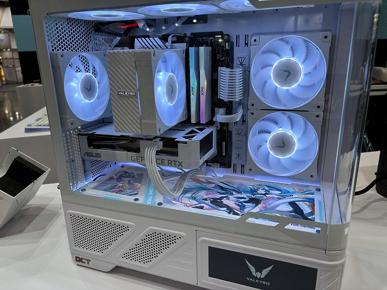 點我看大圖 杜甫遊記:Computex 2025(下)MONTECH/LianLi/darkFlash/Cougar/DeepCool/iRocks/TT/VK