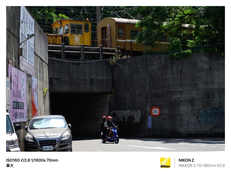 輕便的尼康Z70-180 與重量級的Z70-200比較