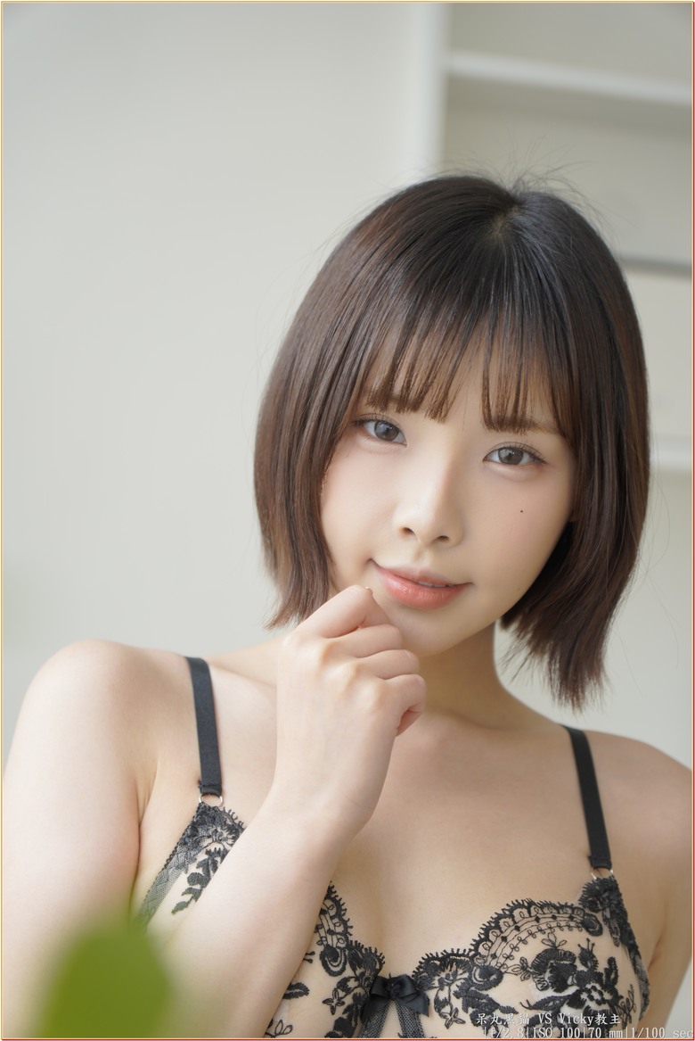 【 辣個 Vicky教主 】唯美棚拍教科書 ! 怪怪的貓爪入教儀式