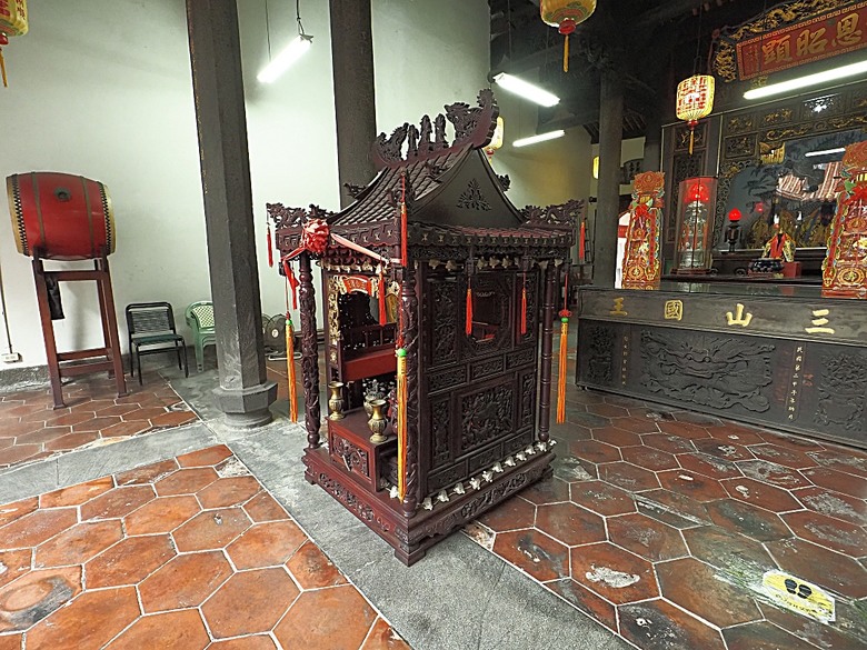 帶領探訪新莊故事 之 2025潮盛新莊活動 —《廟街：眾神連線》集章散策 與 《祭典中的ㄈㄨˊ碼》特展