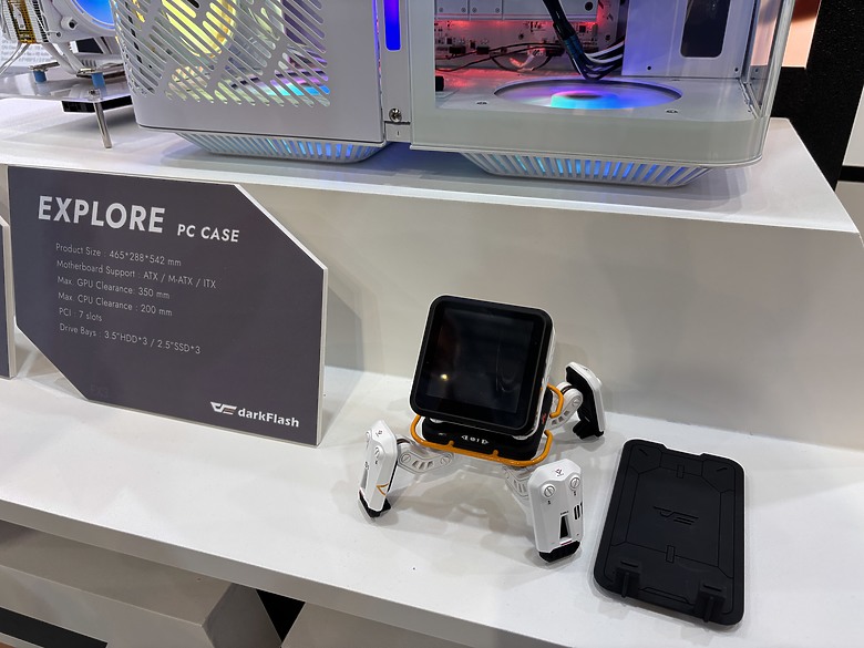 點我看大圖 杜甫遊記:Computex 2025(下)MONTECH/LianLi/darkFlash/Cougar/DeepCool/iRocks/TT/VK