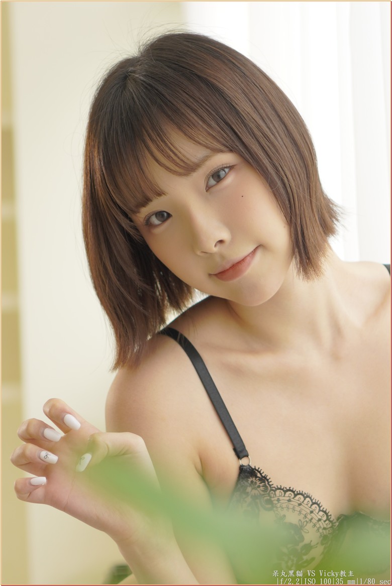 【 辣個 Vicky教主 】唯美棚拍教科書 ! 怪怪的貓爪入教儀式
