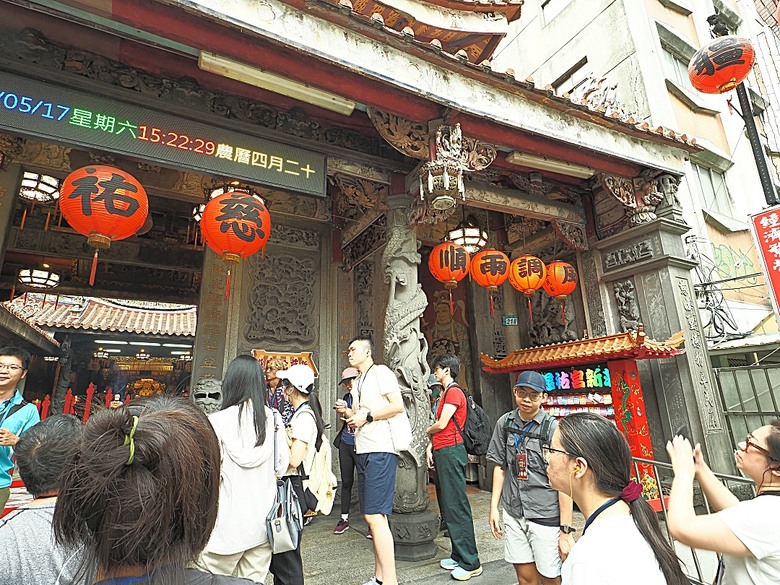 帶領探訪新莊故事 之 2025潮盛新莊活動 —《廟街：眾神連線》集章散策 與 《祭典中的ㄈㄨˊ碼》特展