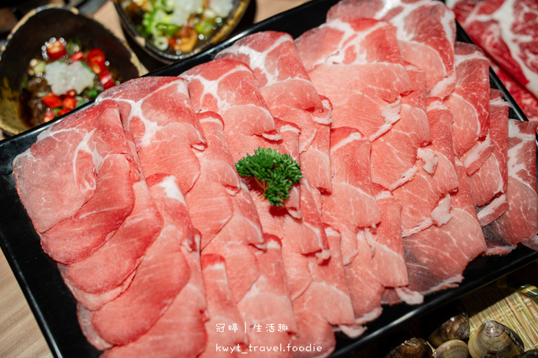 點我看大圖 超大蛤蠣免費吃!海鮮控老饕大推雙人屠蝦計畫鍋,多款飲料暢飲飯麵吃到飽,中和晚餐宵夜推薦_2025菜單 – 冠婷生活趣
