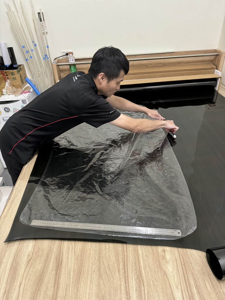 VNW「鈦金V系列」V-20 隔熱紙 亮炫隔熱膜 奈米陶瓷氮化鈦金屬隔熱紙