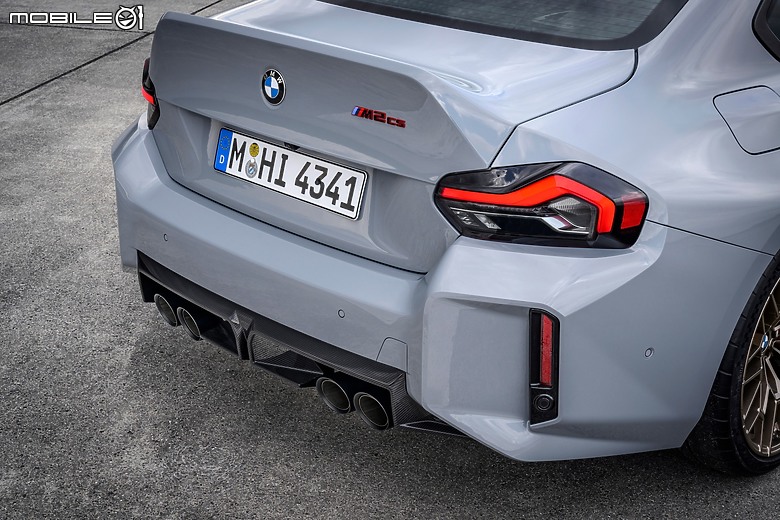 【海外新訊】BMW M2 CS 正式亮相,裡外全面強化戰力更極致!