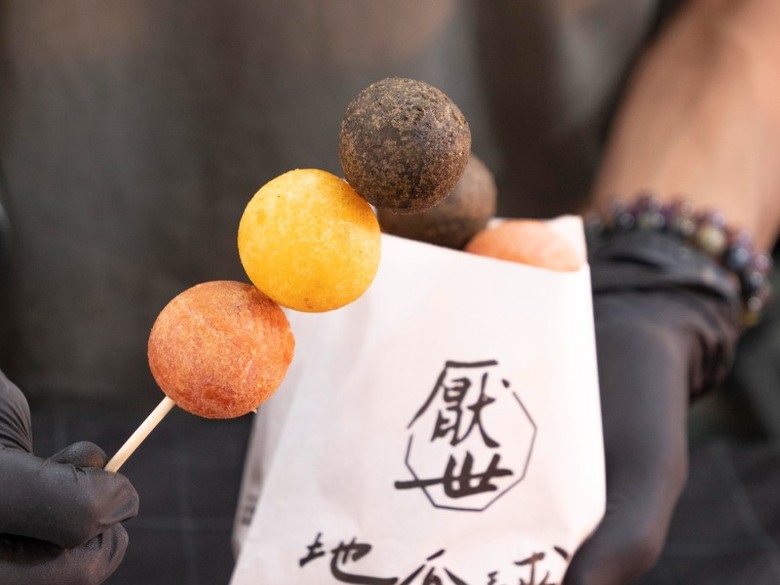高雄最強地瓜球!經典口味創新融合 三色綜合口味一次滿足!