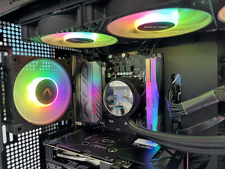 點我看大圖 杜甫遊記:Computex 2025(下)MONTECH/LianLi/darkFlash/Cougar/DeepCool/iRocks/TT/VK